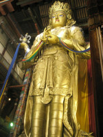 Pozlacen 27tunov socha Buddhy
